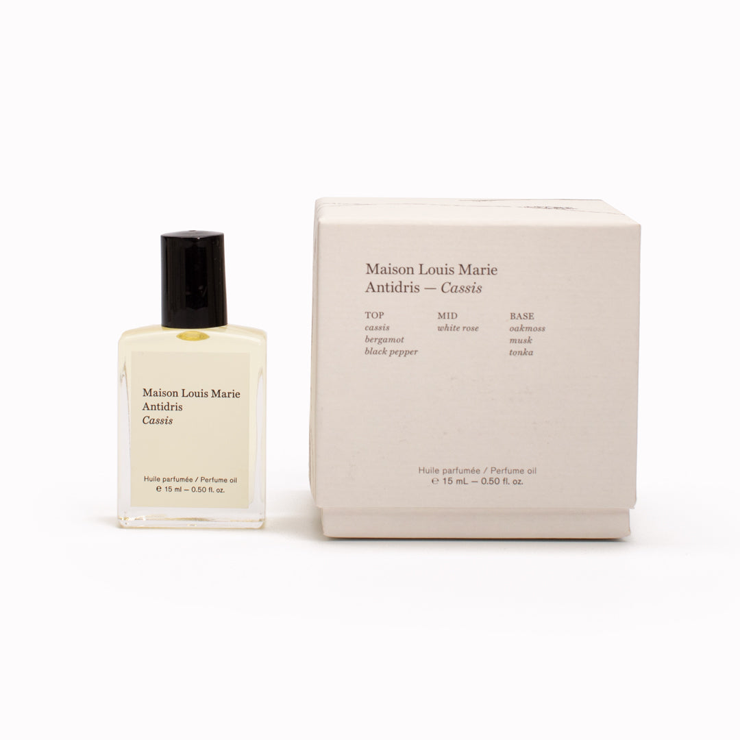 Cassis, White Rose and Bergamot are the standout notes with the fragrance having fruity Bergamot and Cassis, with a green White Rose and warm Oakmoss and Musk base. The scent is floral and is described by Maison Louis Marie as a more feminine scent.