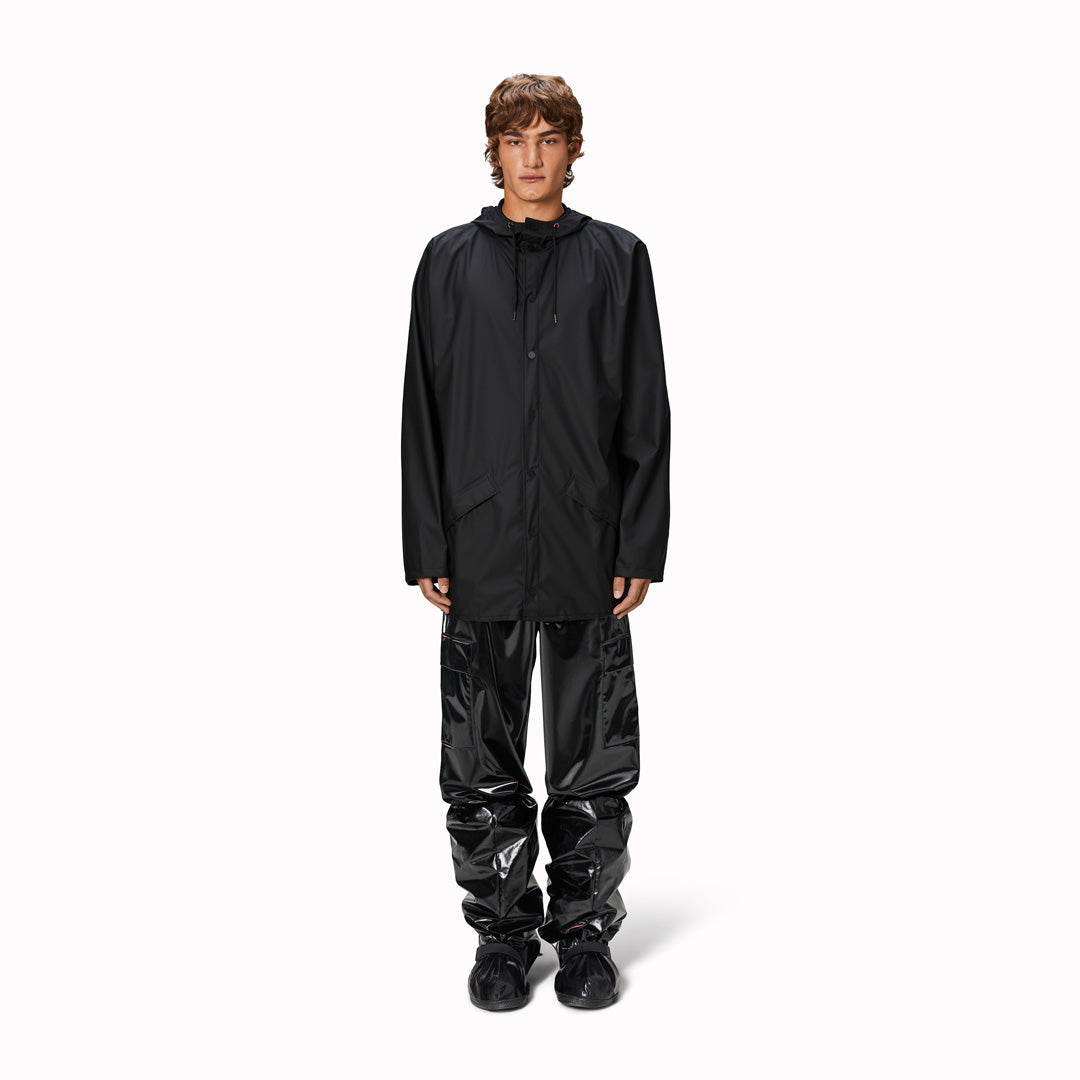 Contemporary unisex rain jacket from Danish Outerwear and Lifestyle company Rains. This black jacket is characterized by a minimal silhouette with high functionality.