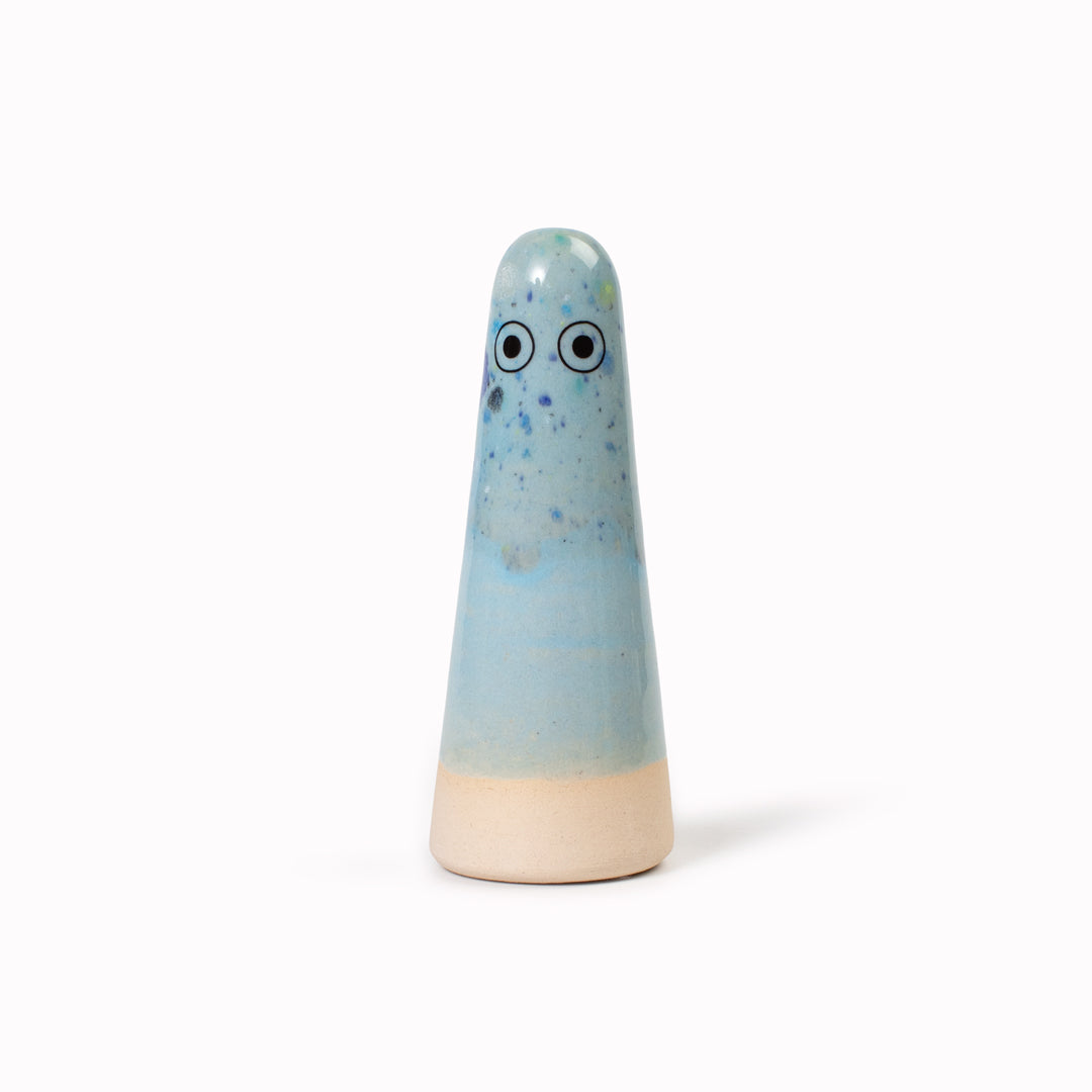 The blue hued adorable Ghosts provides a contemporary ornamental colour punch and personality to your home decor and also doubles as a ring holder.