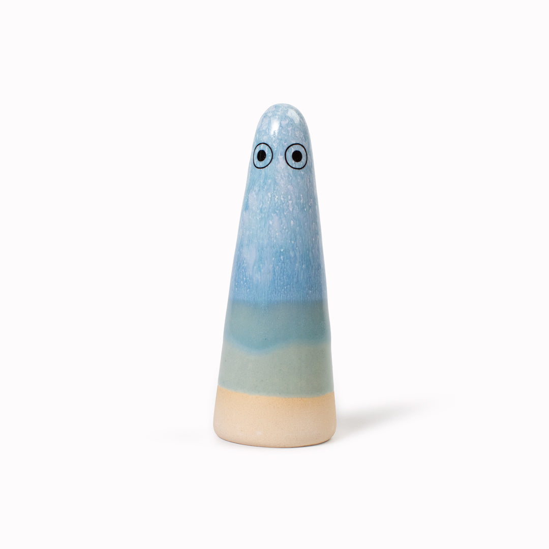 The blue hued adorable Ghosts provides a contemporary ornamental colour punch and personality to your home decor and also doubles as a ring holder.