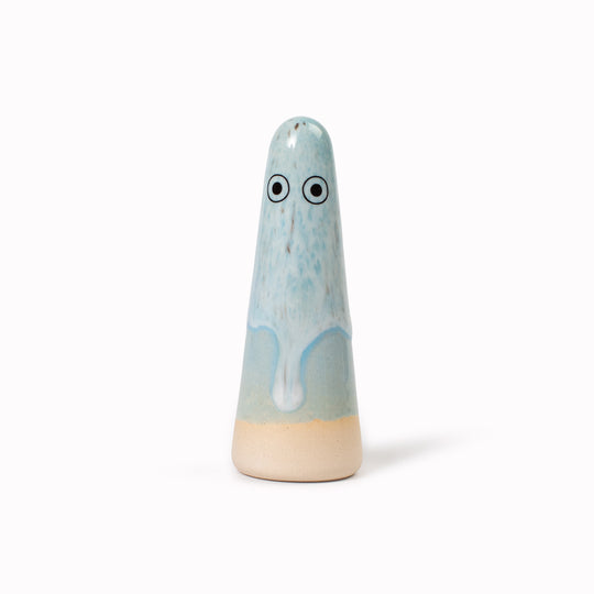 The blue hued adorable Ghosts provides a contemporary ornamental colour punch and personality to your home decor and also doubles as a ring holder.