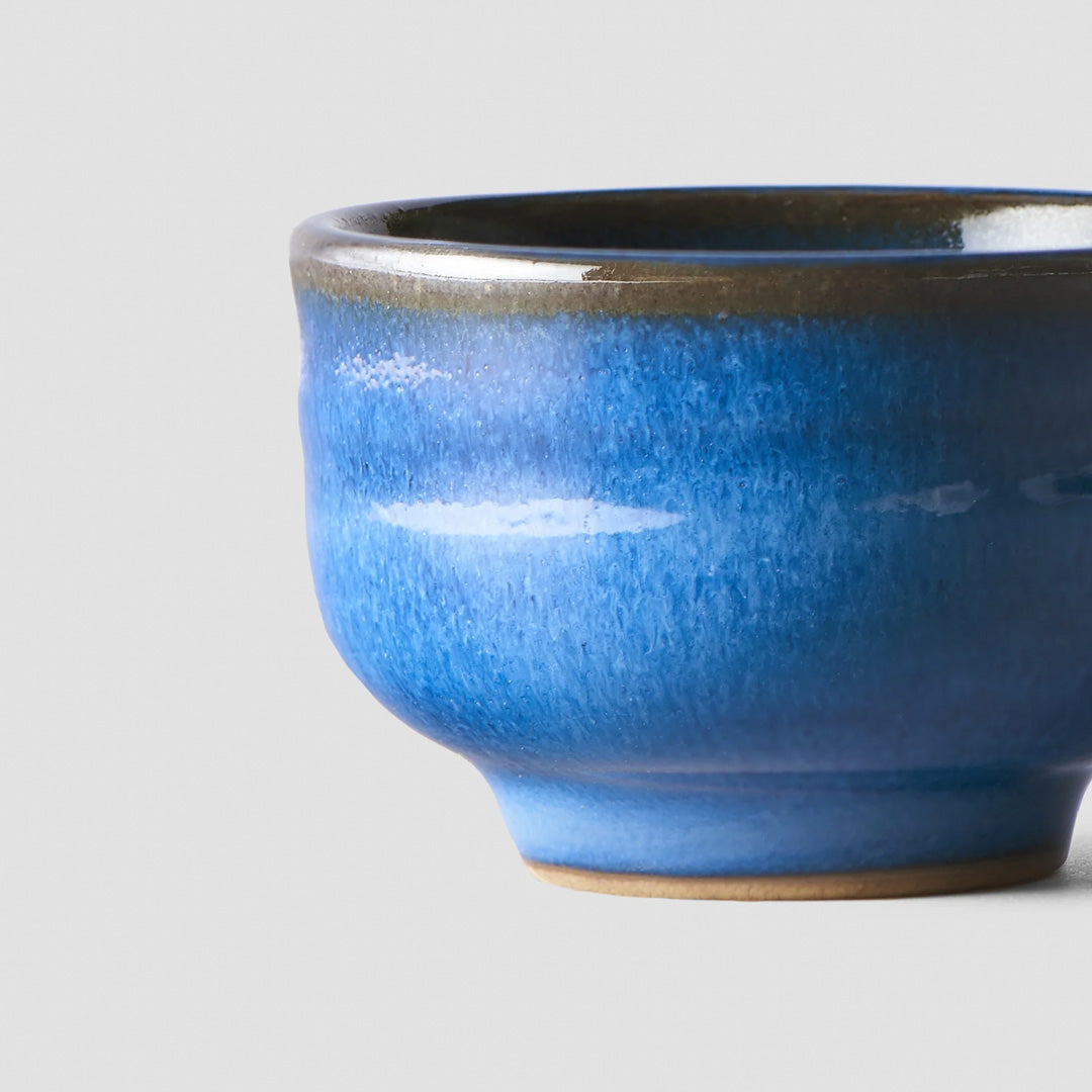 Stunningly crafted sake cup from Japan that will take your sake enjoyment to a new level. This sake cup is 3.5cm high and approximately 6cm in diameter