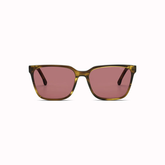 Strong lines, elegant and fine. The Cole sunglesses from Komono make sure to bring out your best features with their fine acetate frame.  Desert Dust is a golden-brown frame colour, which looks really striking with the solid burgundy lenses.