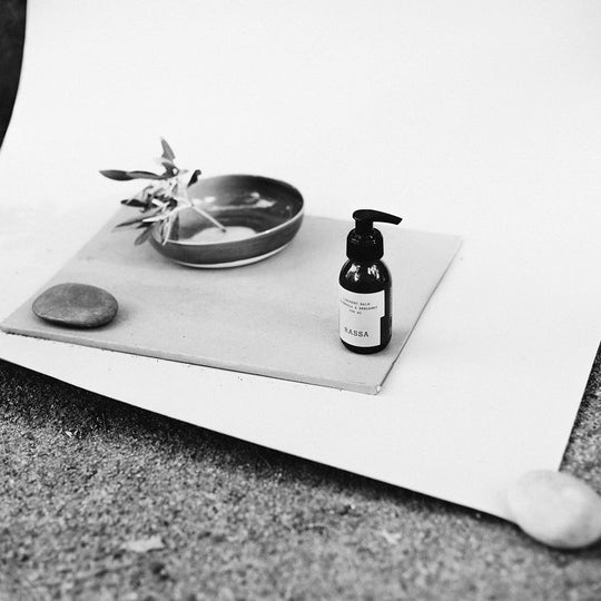 Balm-Mask that cleanses, hydrates, protects and soothes. Based on an ancient recipe and carefully adapted for cosmetic use