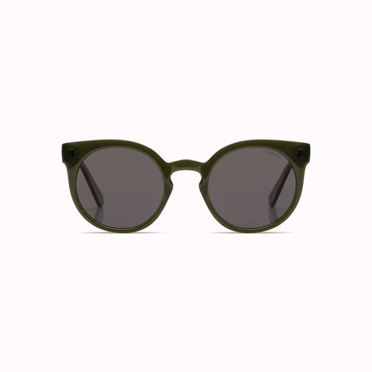 The Lulu Seaweed Green offers unparalleled style and protection with a 133mm x 49.4mm Bio Nylon frame and 100% UV400 scratch-resistant PC lenses.
