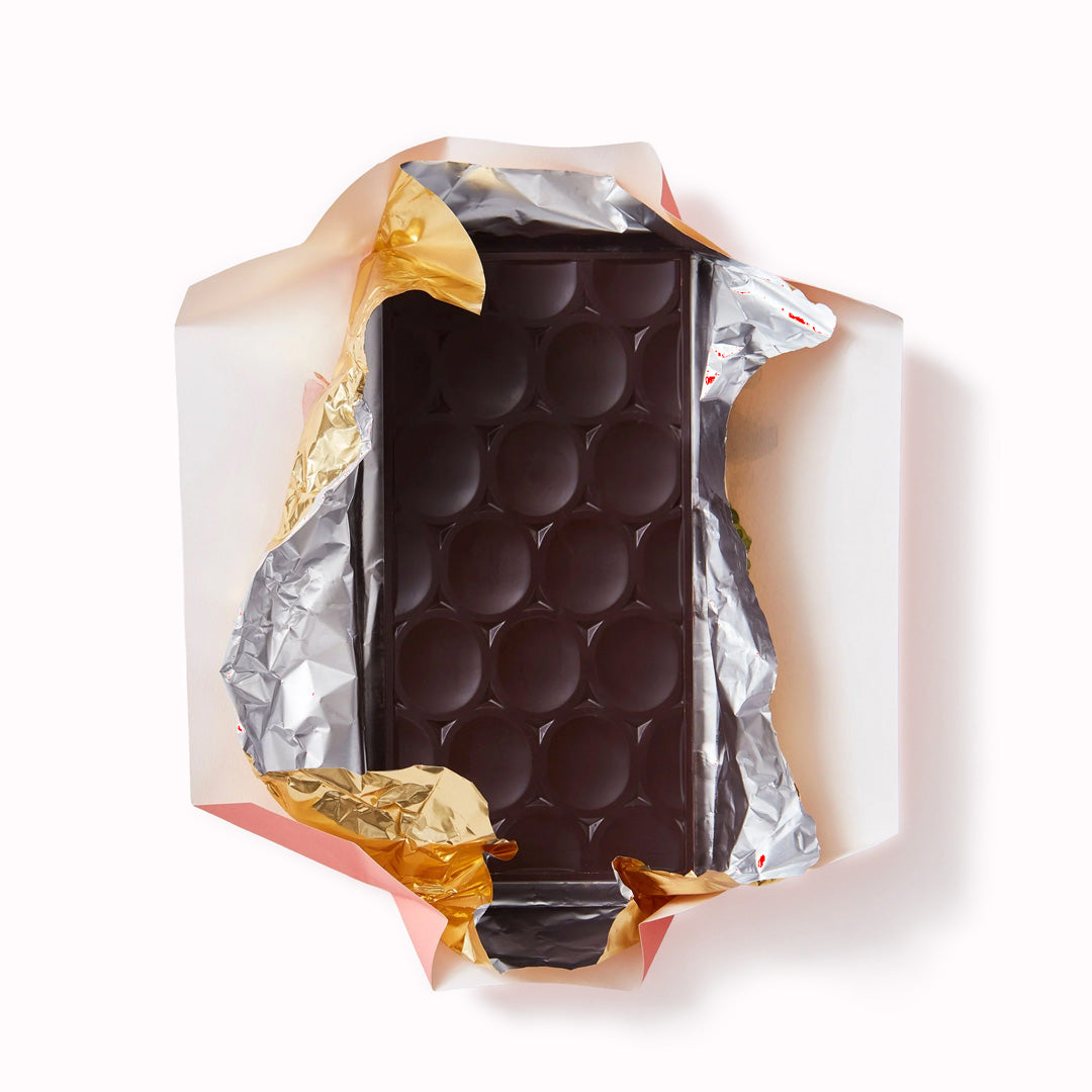 The Madagascar 72% dark chocolate bar is an exquisite and flavour packed chocolate, with high notes of citrus, and cherry Bakewell Tart.