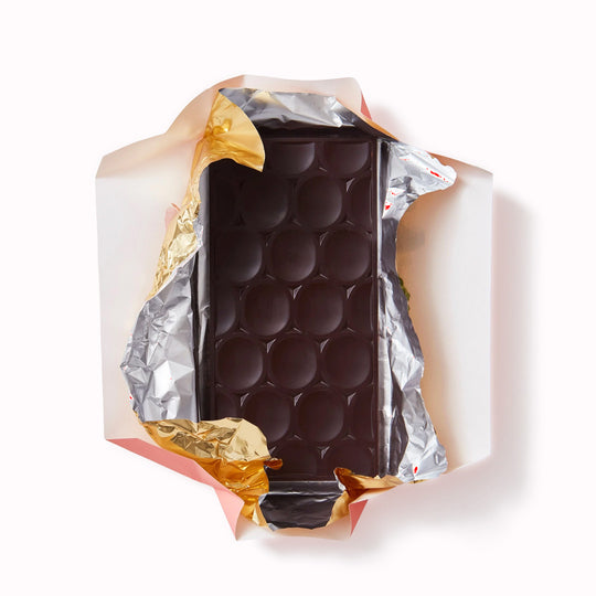 The Madagascar 72% dark chocolate bar is an exquisite and flavour packed chocolate, with high notes of citrus, and cherry Bakewell Tart.