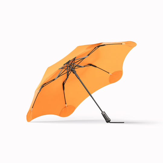 Crafted for portability and resilience, the Metro folding umbrella from Blunt is engineered to withstand challenging weather conditions.