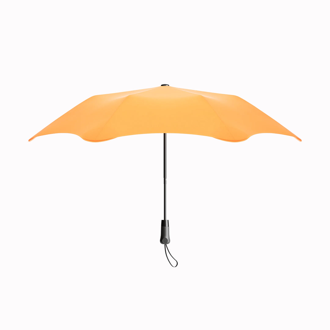 Crafted for portability and resilience, the Metro folding umbrella from Blunt is engineered to withstand challenging weather conditions.