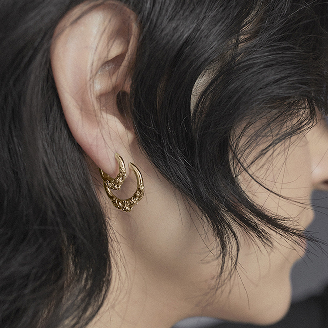 Miro 8 | Single Huggie Earring | Silver or Gold Plated