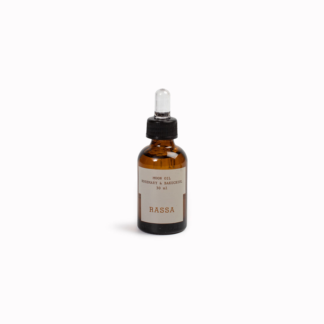 Powerful antioxidant facial oil for rejuvenated and luminous skin tone. Moisturizes and reduces the signs of aging,