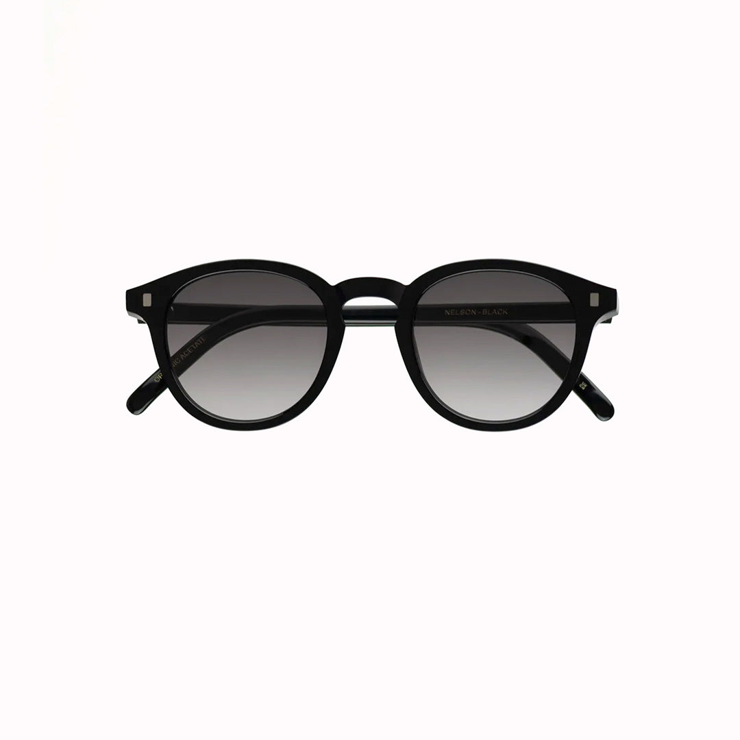 The Nelson continues to be a Monokel bestseller, year after year. Maybe it’s the soft rectangular lenses. Or maybe it’s the powerful versatility.