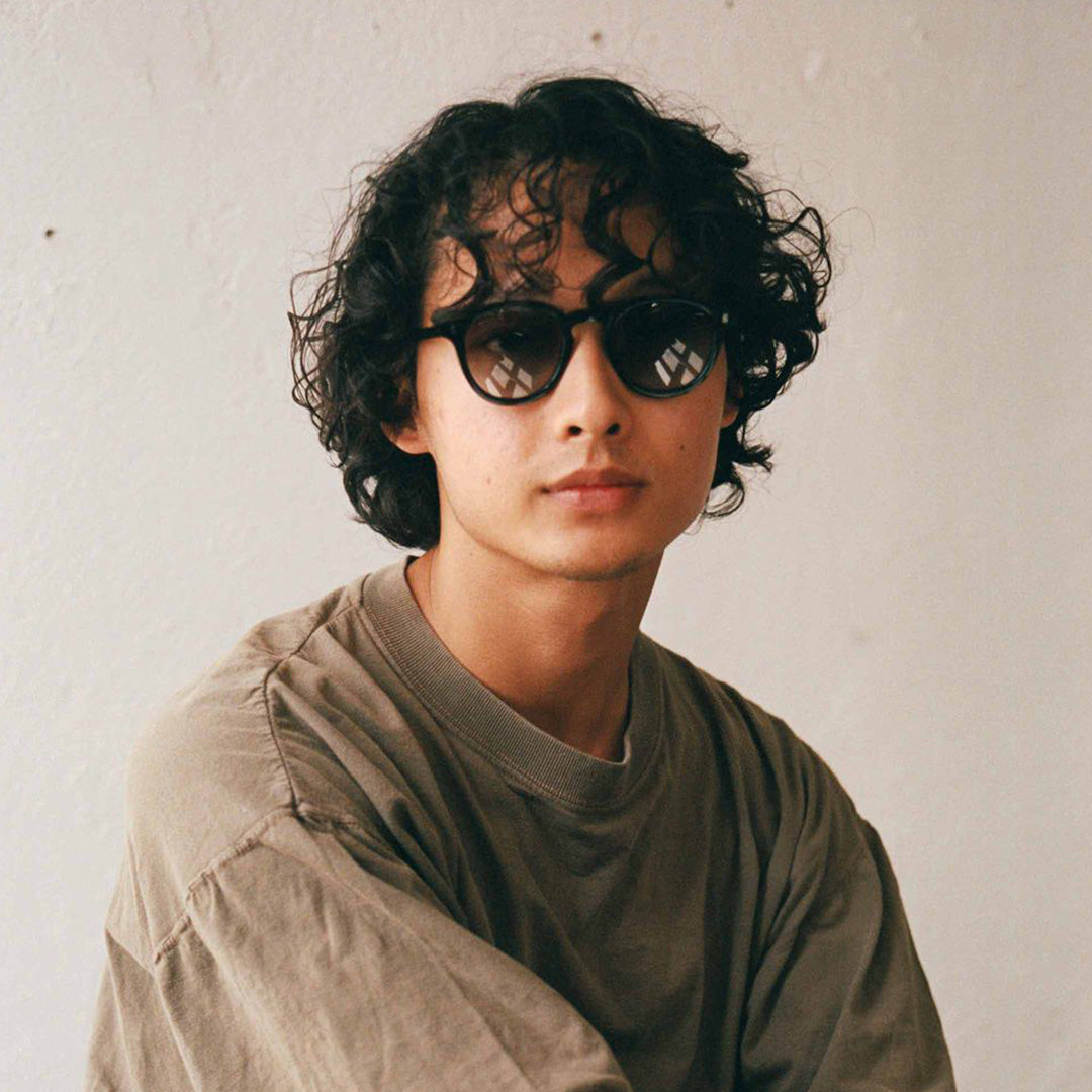 The Nelson continues to be a Monokel bestseller, year after year. Maybe it’s the soft rectangular lenses. Or maybe it’s the powerful versatility.