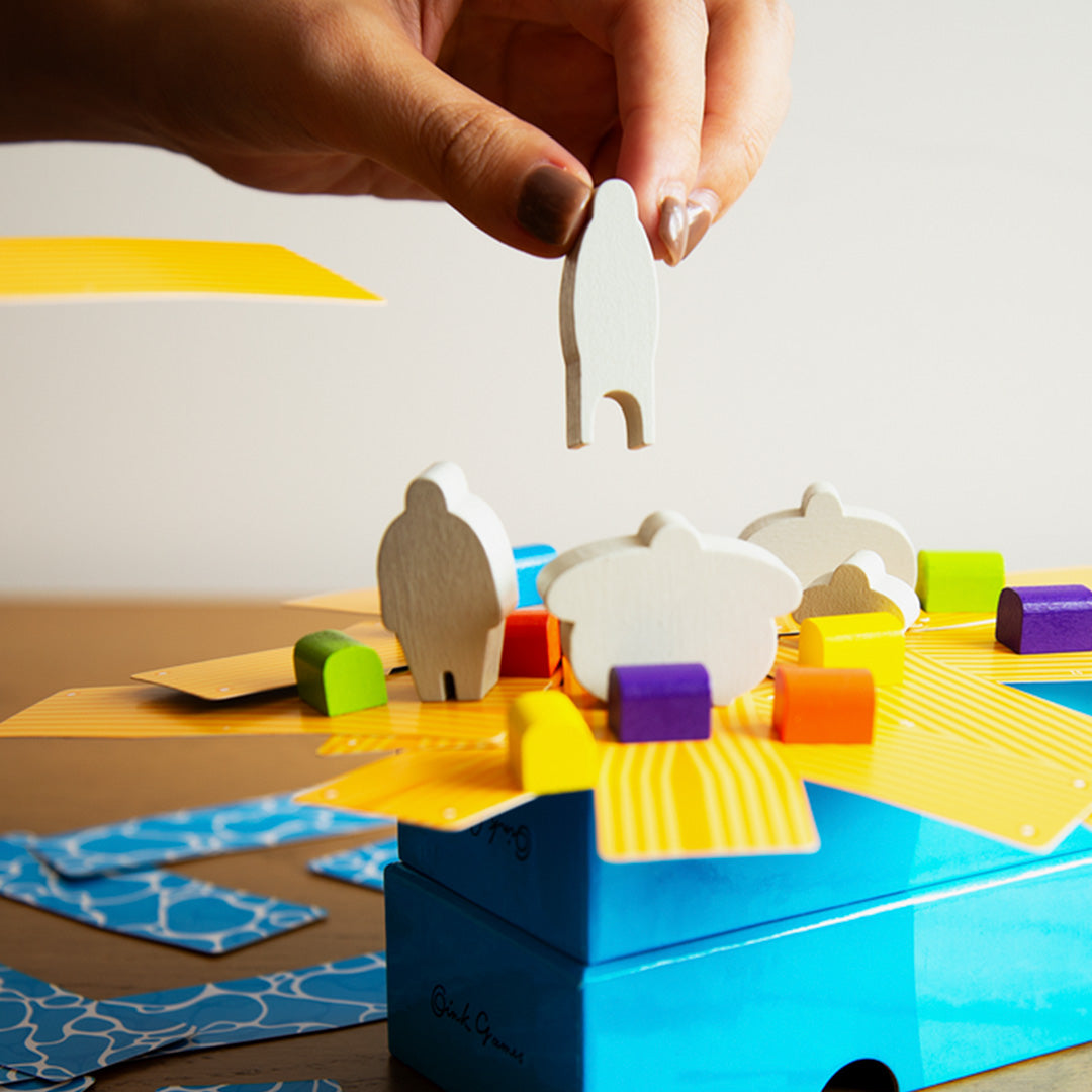 Game Detail - 5 rafters are collecting planks of wood to make their raft bigger. Try your best to instruct them to load the cargo into the raft. But be careful, the balance of the raft extensions is important!