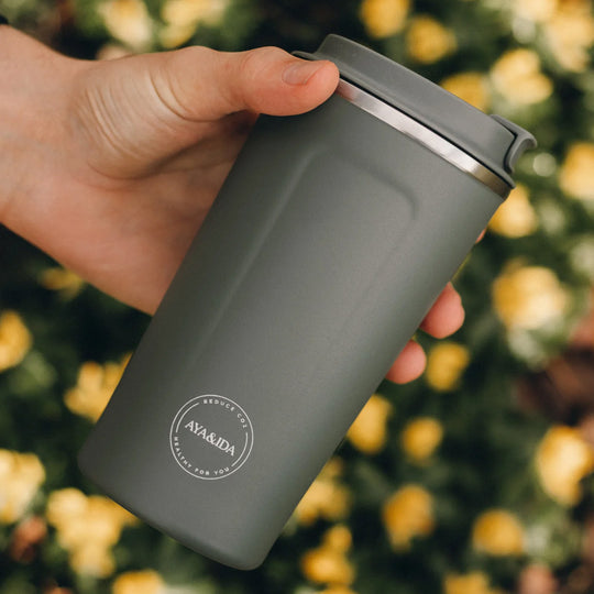 It is now easier than ever to be on the go with consideration for the environment. The CUP2GO is functional, beautiful, and a sustainable alternative to single-use cups with plastic lids.