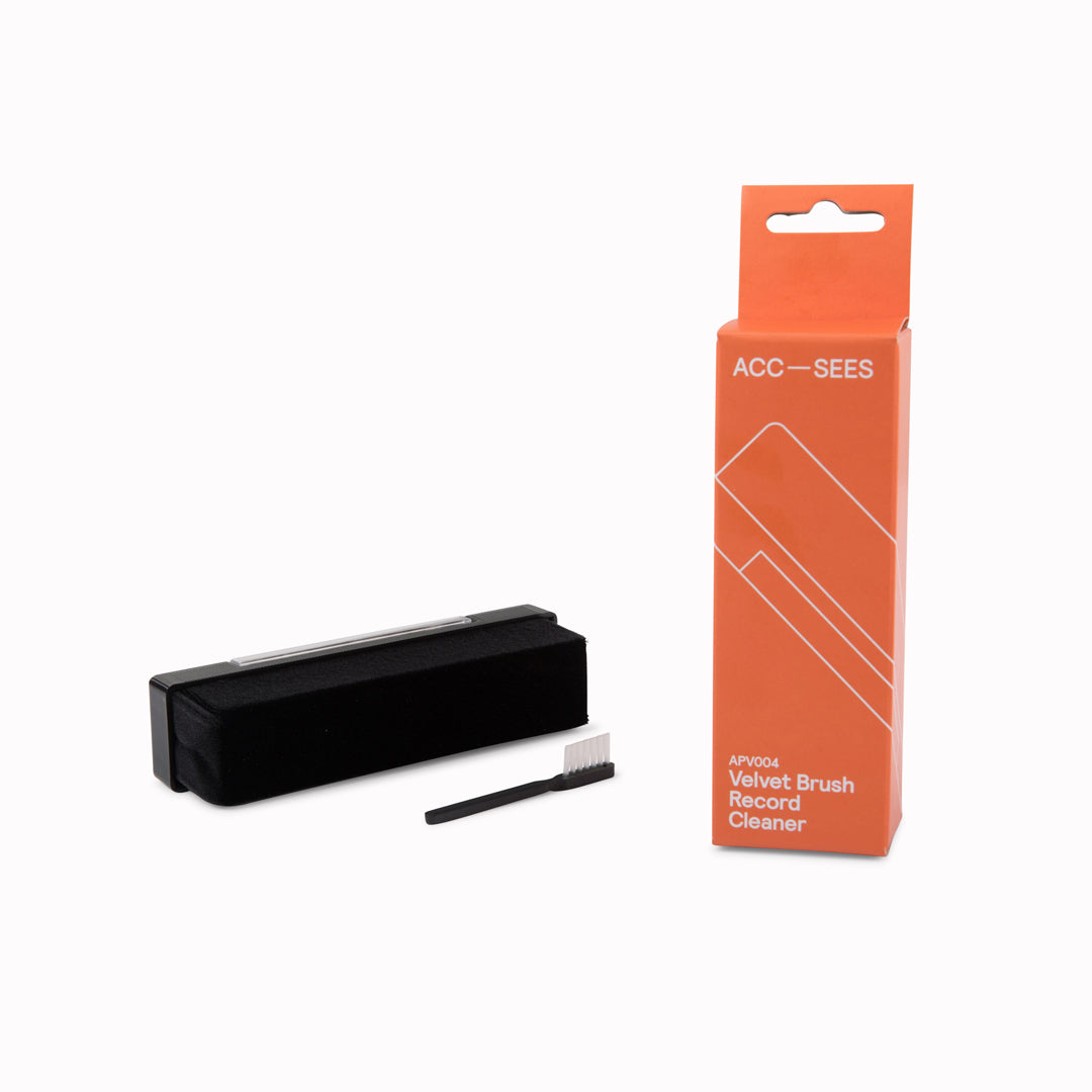The Acc-Sees Velvet Brush Record Cleaner is a multi-functional soft anti-static pad which effectively cleans the vinyl surface, removing dust and fluff, as well as discharging static.