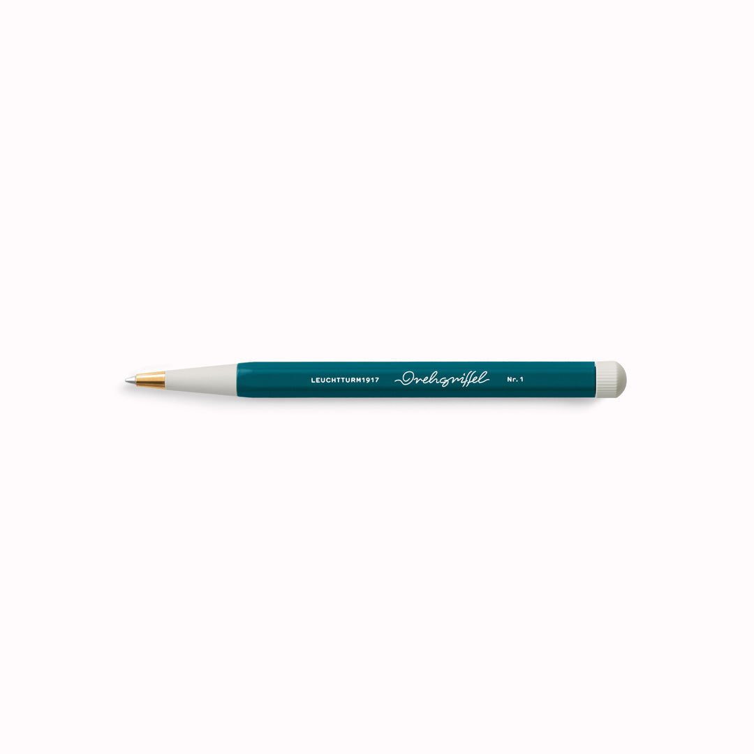 Pacific Green Drehgriffel Nr. 1. Inspired by the design dating back to the 1920s, the hexagon-shaped barrel of the Drehgriffel Nr. 1 pen and the tapered tip which, along with the twist button, come in a contrasting colour to the barrel, makes for a striking statement. It is comfortable to hold and the design has won several awards. A homage to the art of writing.