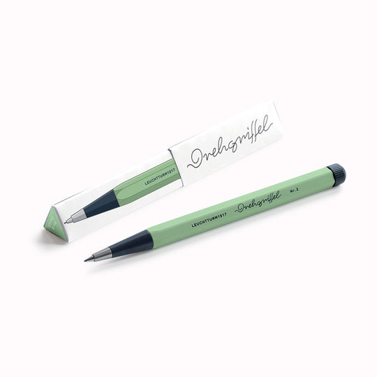 The Drehgriffel Nr. 2 features a twist mechanism for easy use, a lacquered steel fine tip, 0.7mm graphite lead of HB hardness, a refillable reservoir, and aluminium body with a length of 13cm. Logo lettering beautifully emphasizes its function and character.