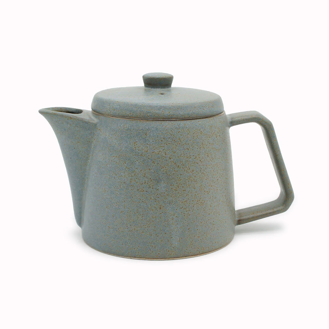 A pot with simple details that gives it a sophisticated look. It has a generous capacity of 500ml and comes with a stainless steel tea strainer. It not only looks good but is also easy to use and comfortable to hold. Pair with Ancient Pottery Mug for a great looking set. This pot is also highly practical as it is made of durable stoneware. <span data-mce-fragment="1">A bluish grey with a nice texture like the blue rust of copper.</span>
