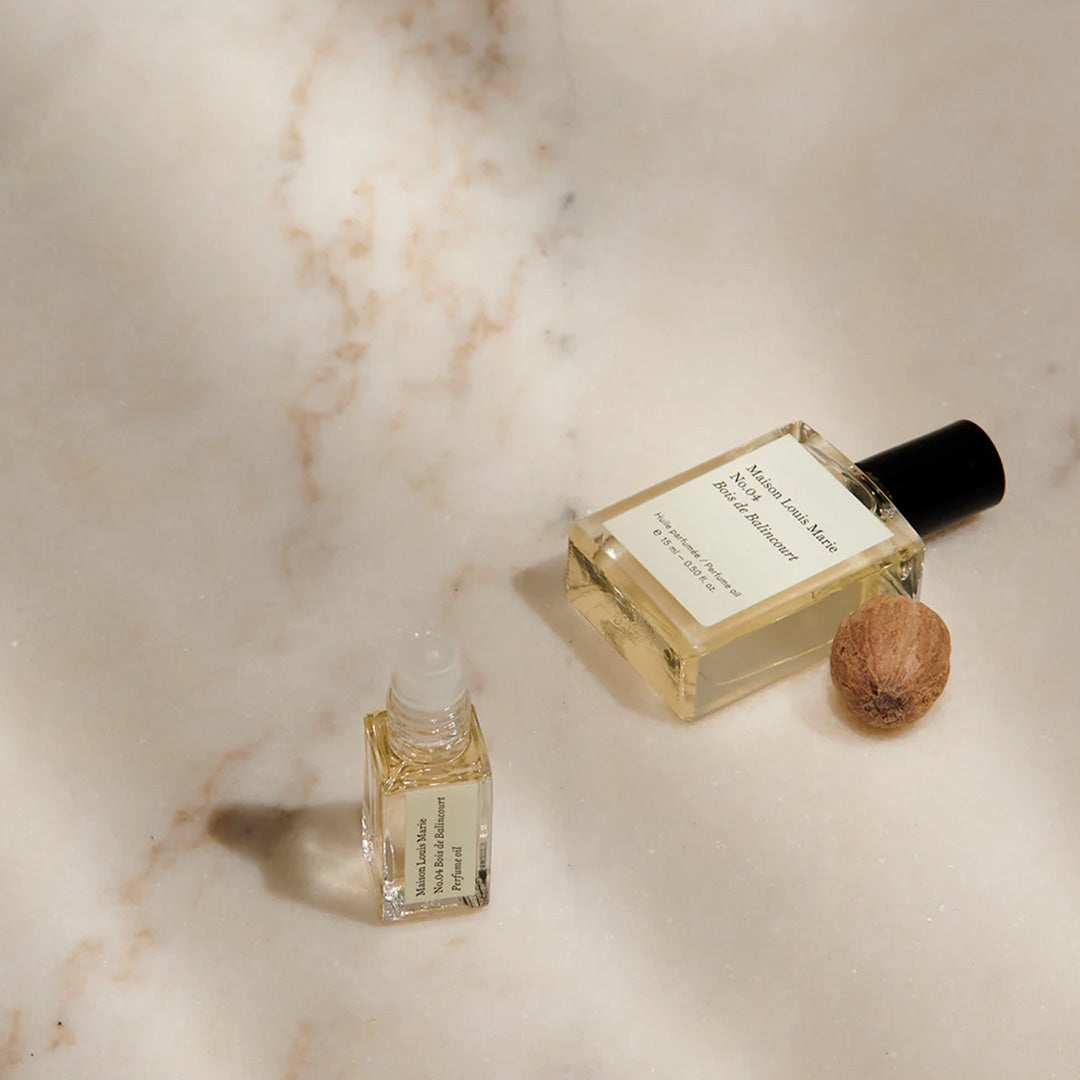 3ml Roll On Perfume Oil from Maison Louis Marie. Surrounded by an ancient mysterious forest, Balincourt is the name of the Maison Louis Marie family home where they took long walks on a magical trail called 'Lover’s Lane'. This best selling perfume oil is a romantic scent with a woody undertones.