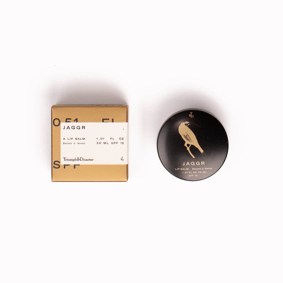 Jaggr, Triumph and Disaster's natural SPF 15 lip balm is SPF 15 protecting your lips from drying out in the sun but is also hydrating with manuka and kawakawa oils to moisten and protect lips from chapping and drying out.