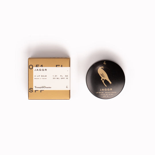 Jaggr, Triumph and Disaster's natural SPF 15 lip balm is SPF 15 protecting your lips from drying out in the sun but is also hydrating with manuka and kawakawa oils to moisten and protect lips from chapping and drying out.