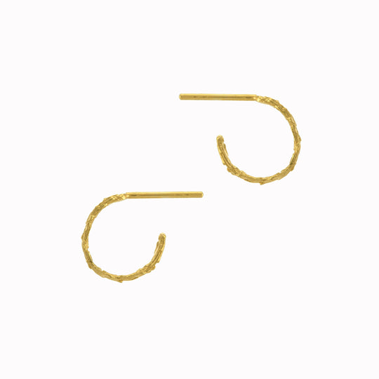 Delicate and detailed, these miniature Hoop Earrings are inspired by the intricate structures of nesting birds. From Alex Monroe's 'Natural Life' Collection.