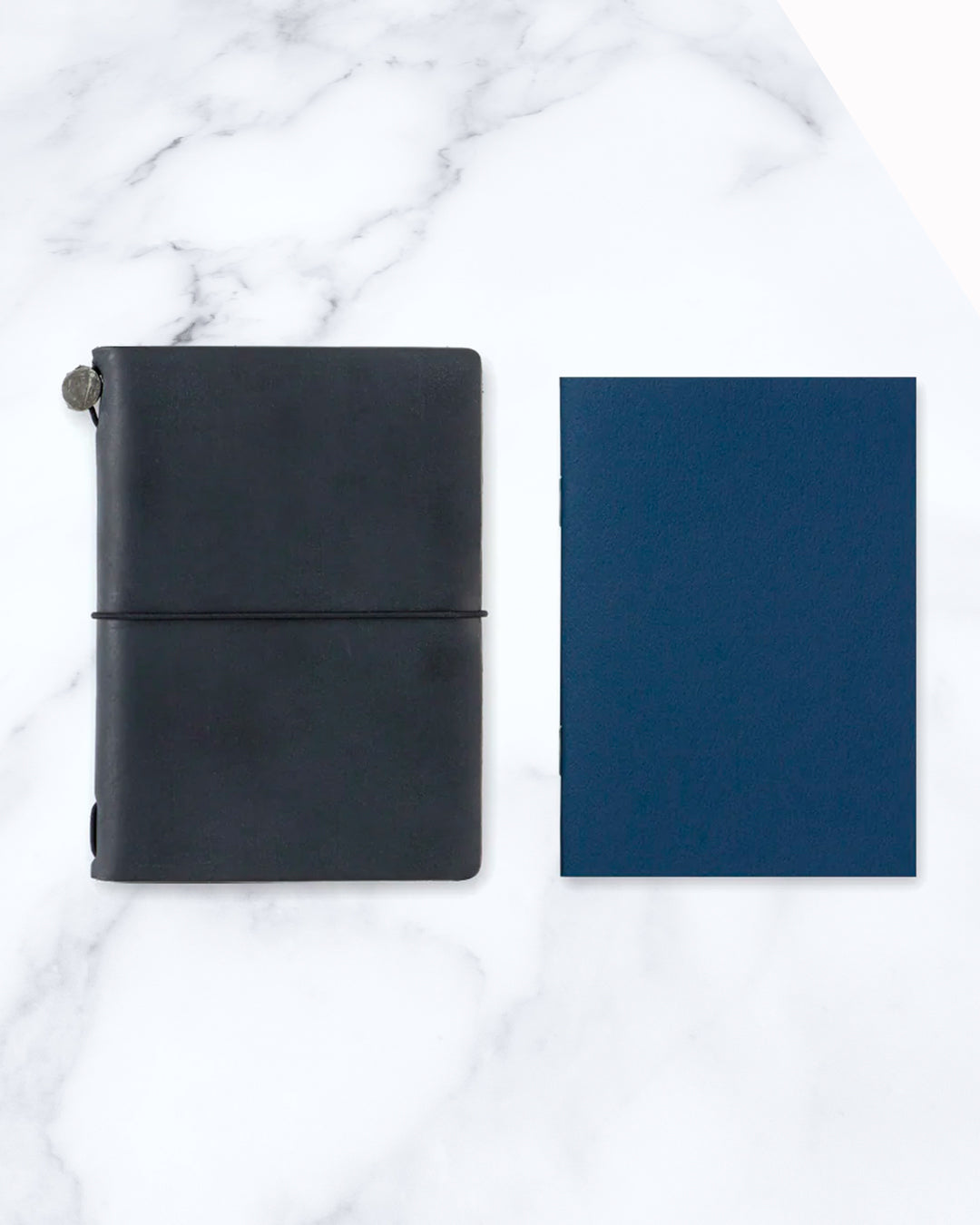 001 Lined is an interchangeable refill for the Traveler’s Co Passport sized notebook system.