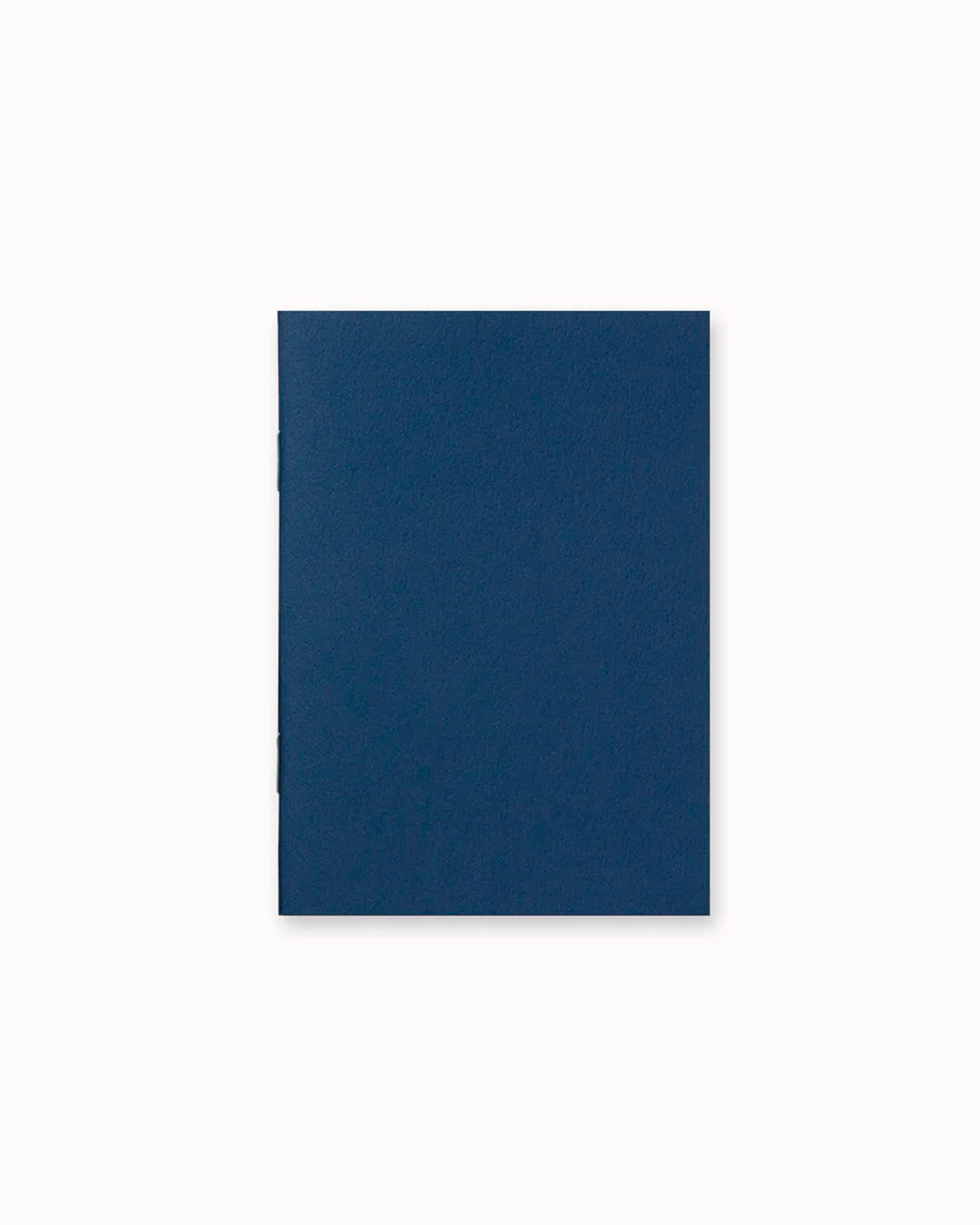 001 Lined is an interchangeable refill for the Traveler’s Co Passport sized notebook system.