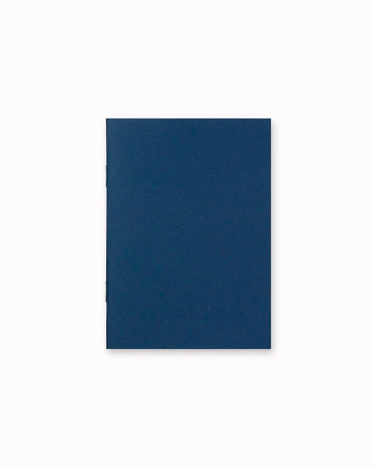 001 Lined is an interchangeable refill for the Traveler’s Co Passport sized notebook system.
