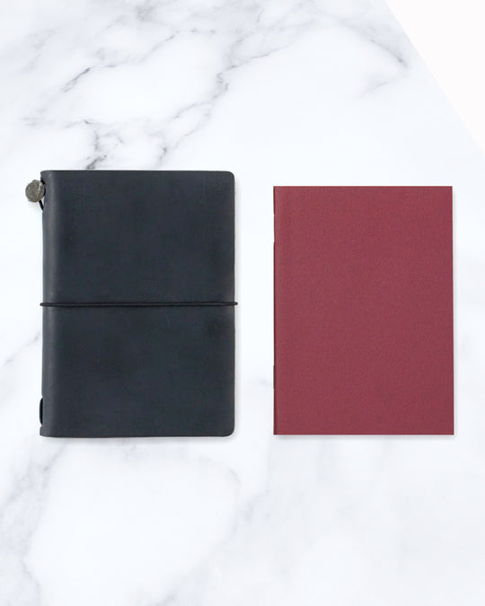 003 Plain Paper insert is an interchangeable refill for the Traveler’s Co Passport sized notebook system.
