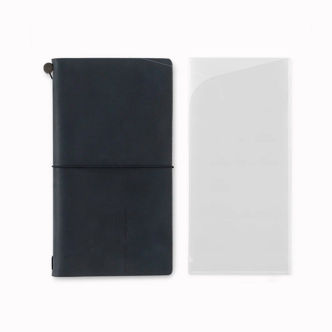 A clean, no-fuss insert designed to carry the loose stuff that usually ends up crumpled. The Three-Fold File neatly folds A4 sheets into thirds