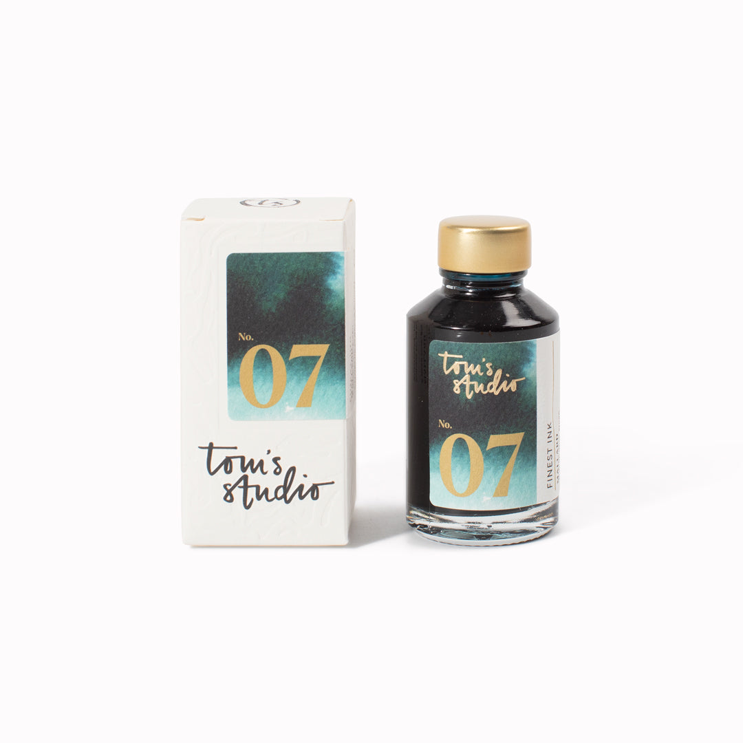 This water-based, non-toxic ink is meticulously crafted in the UK for a wonderfully free-flowing feel, eliminating the common issue of dry starts or stuttering lines.