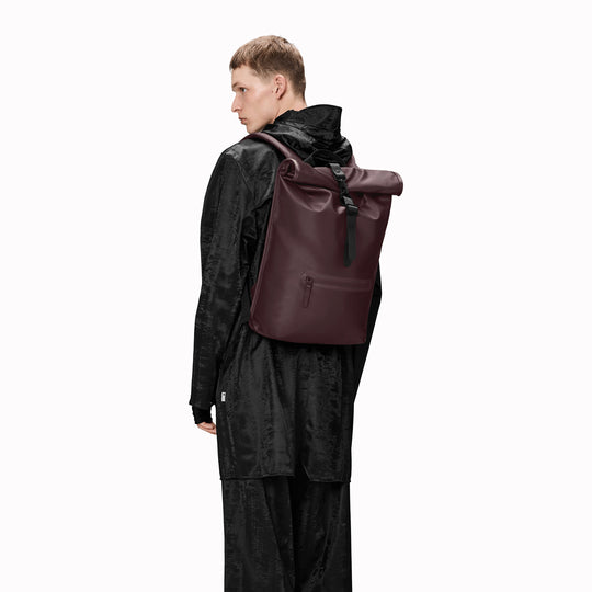 Rolltop Rucksack is Rains’ take on a cycling backpack. Made from Rains’ signature waterproof fabric, this functional backpack has a roll-top closure with an adjustable strap featuring a loop for a bike lock or similar. 