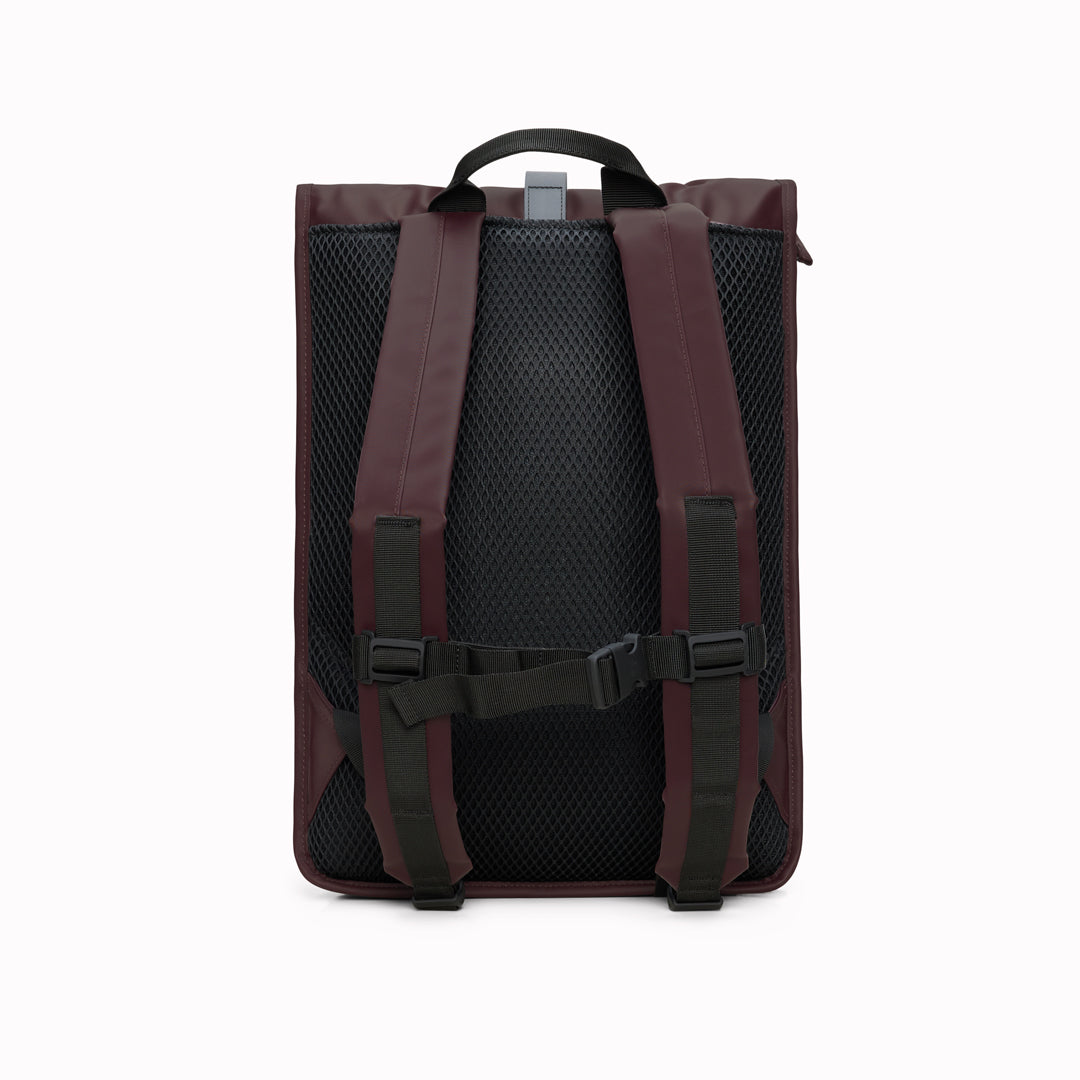 Rolltop Rucksack is Rains’ take on a cycling backpack. Made from Rains’ signature waterproof fabric, this functional backpack has a roll-top closure with an adjustable strap featuring a loop for a bike lock or similar. 