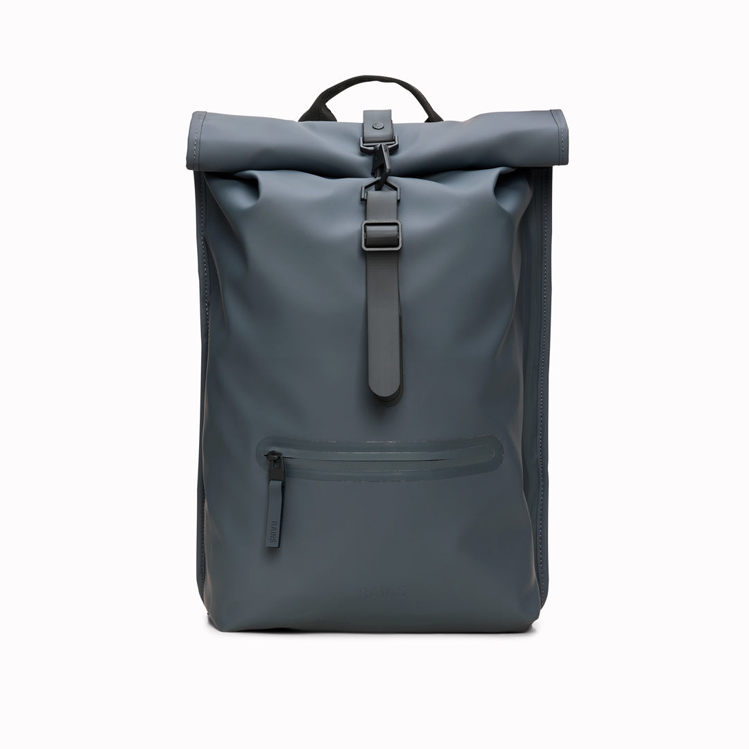 Rolltop Rucksack is Rains’ take on a cycling backpack. Made from Rains’ signature waterproof fabric, this functional backpack has a roll-top closure with an adjustable strap featuring a loop for a bike lock or similar. 