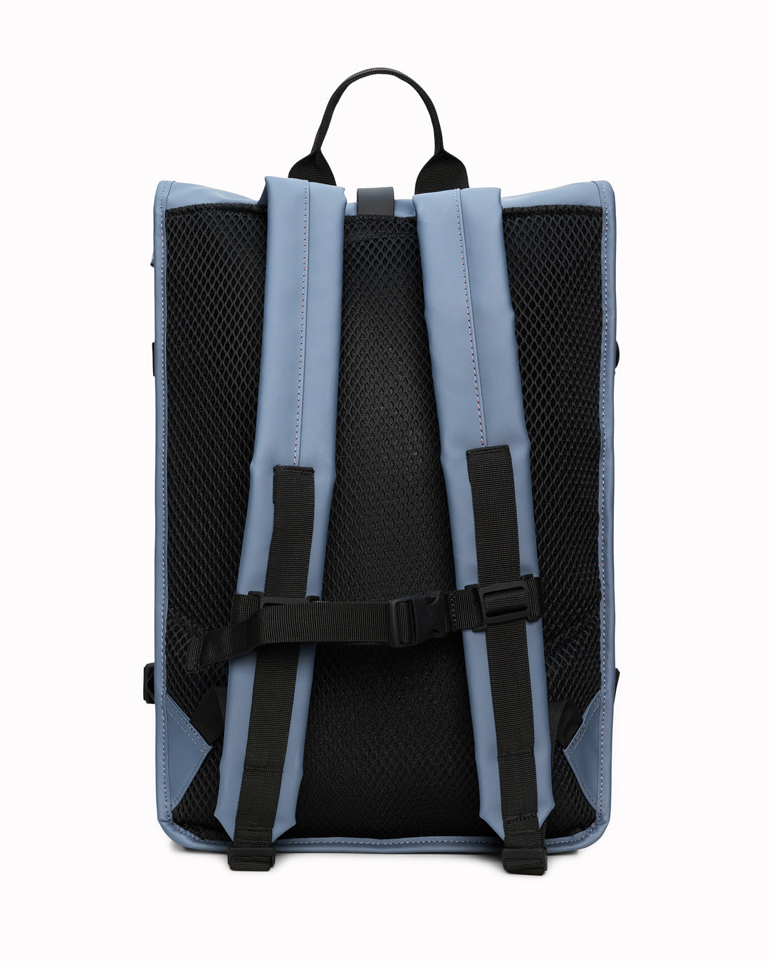 The Rolltop Rucksack Large expands on one of Rains’ most recognisable designs, combining a generous capacity with a clean, weather-ready silhouette. 