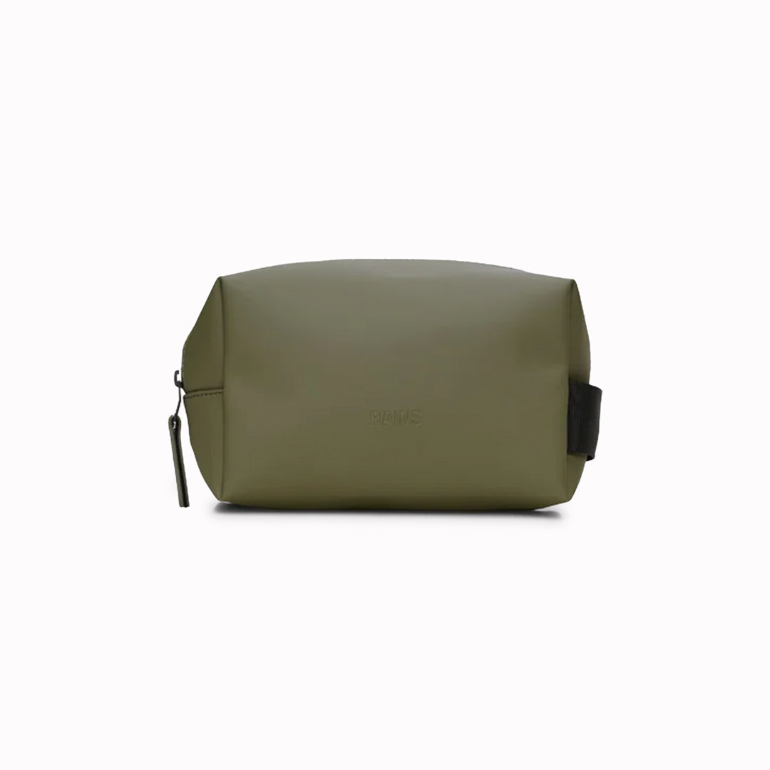 A unisex wash bag by Rains featuring one main compartment with inside sleeve pockets and is large enough to fit one’s essential toiletries.