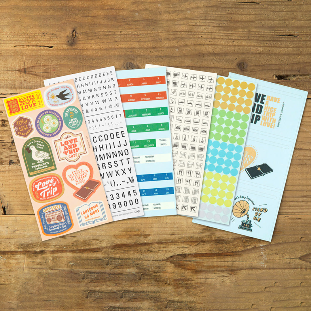 This is a sticker set for customizing TRAVELER’S notebook that makes it more fun, including index and pocket stickers, icon stickers to represent different plans, dry transfer, and stickers to decorate the cover.
