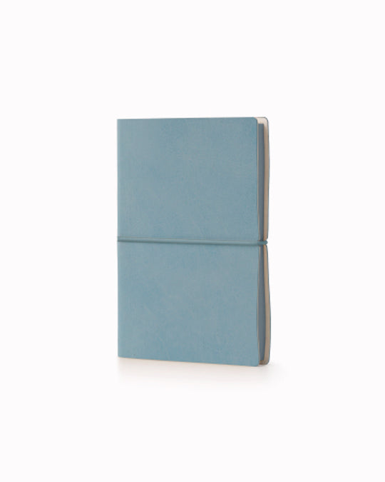 The Classic Weekly Horizontal Diary from Ciak has a dated double spread for each week of 2027 and offers an equal amount of space for every day of the week
