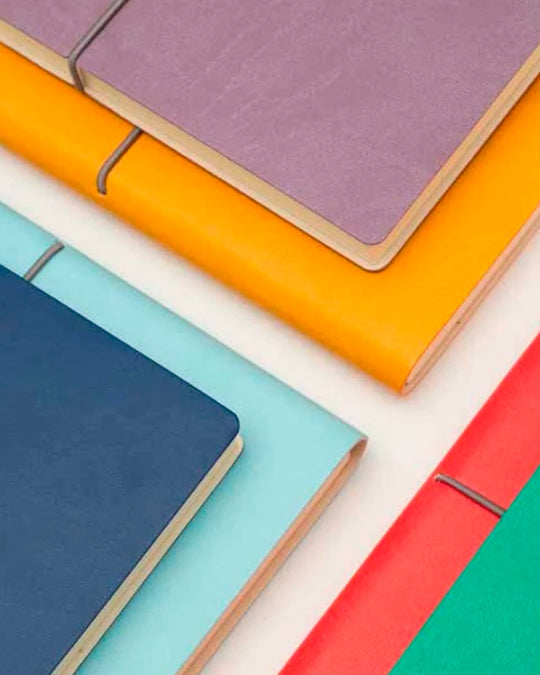 The Classic Weekly Horizontal Diary from Ciak has a dated double spread for each week of 2027 and offers an equal amount of space for every day of the week