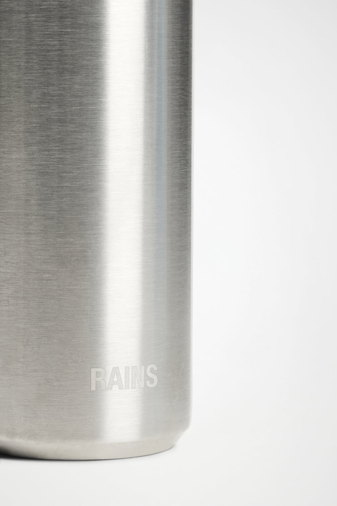 A pared-back insulated flask designed to sit alongside Rains’ everyday carry collection.
