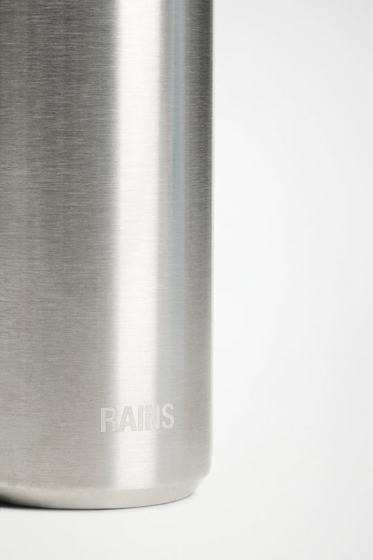 A pared-back insulated flask designed to sit alongside Rains’ everyday carry collection.