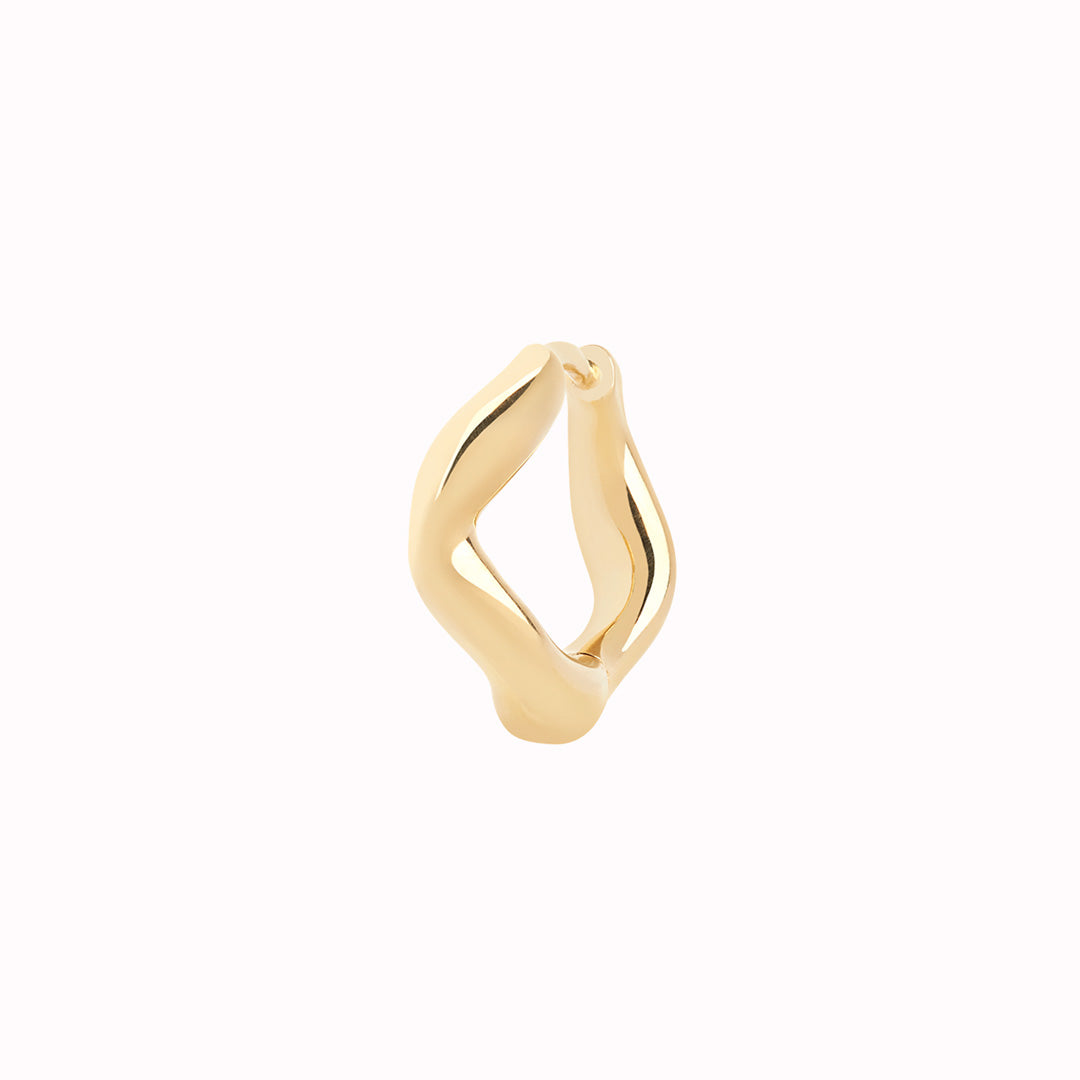 Anil from Marie Black is a wavy and versatile earring