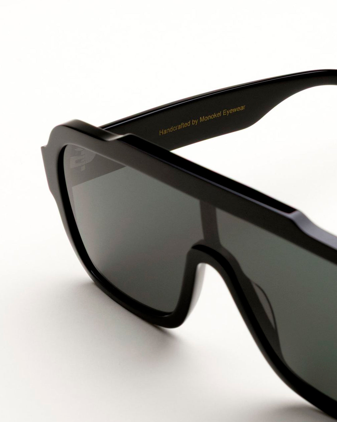 Aspen | Sunglasses | Black / Green Solid Lens