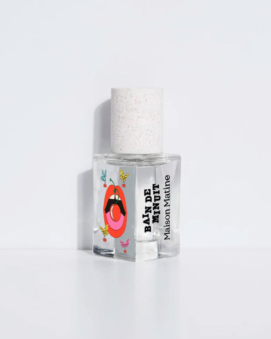 Bain de Minuit is where things get warmer, sweeter, and more intense.&nbsp;Cherry comes through first, rich and slightly nostalgic
