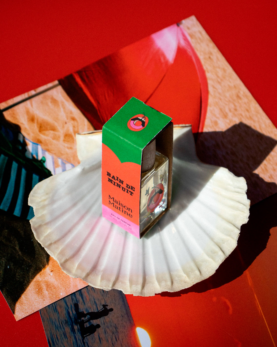 Bain de Minuit is where things get warmer, sweeter, and more intense.&nbsp;Cherry comes through first, rich and slightly nostalgic