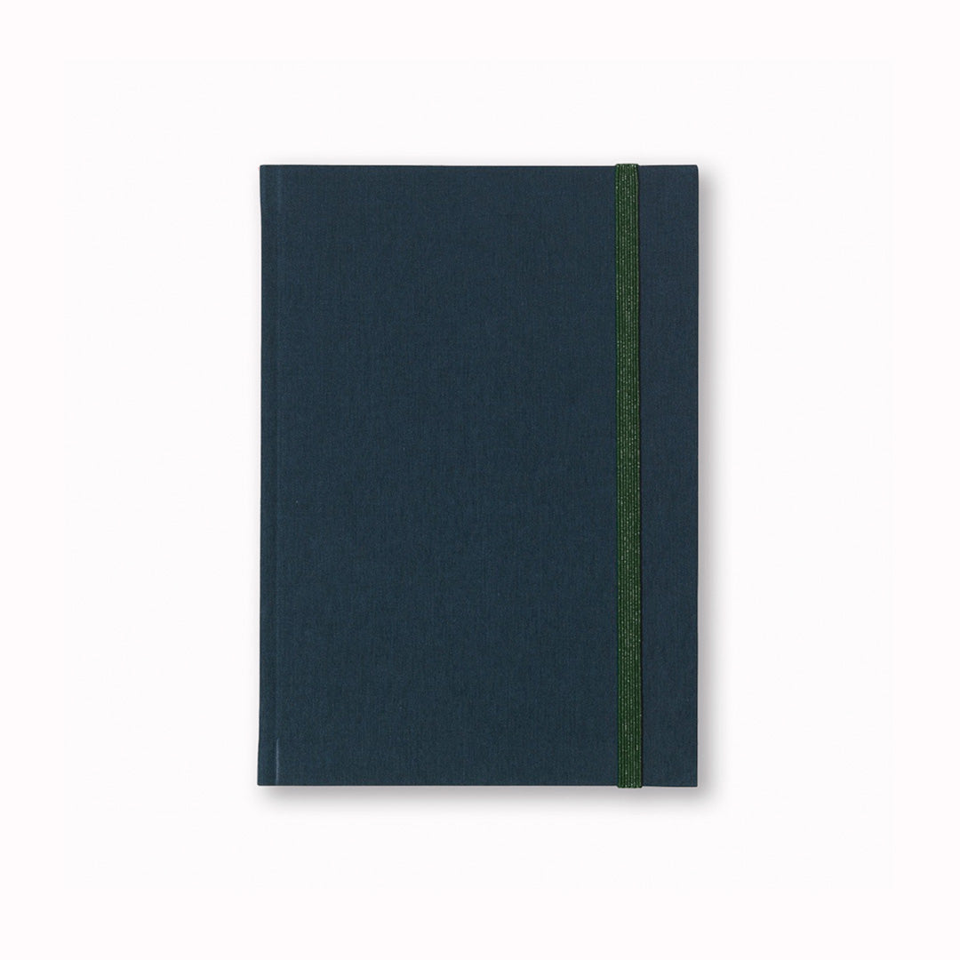 Notem Bea, This A5 Dark Blue notebook has 140 pages of high-quality lined paper, with an elastic closure.