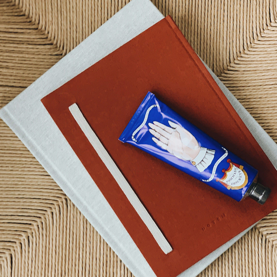 Dark Sienna notebook has 140 pages of high-quality lined paper, with an elastic closure.  Whether you need a notebook for work, university, or personal use the Bea Notebook is the perfect choice for you.