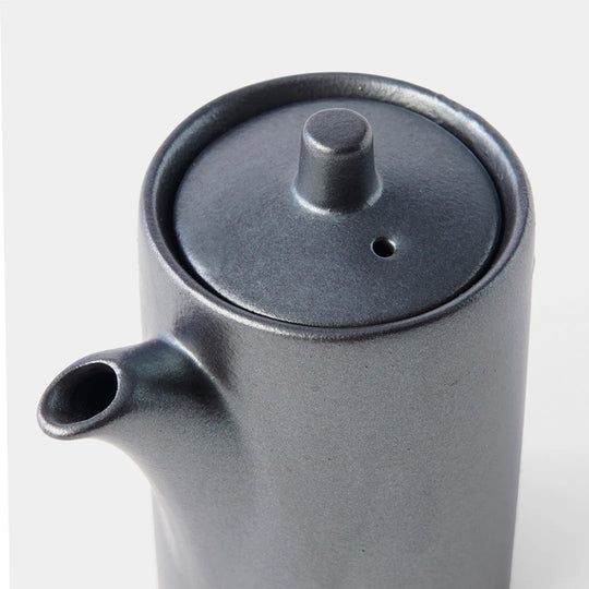 This 8cm high Soy Sauce Pot has a volume capacity of 125ml, and it's both dishwasher and microwave safe